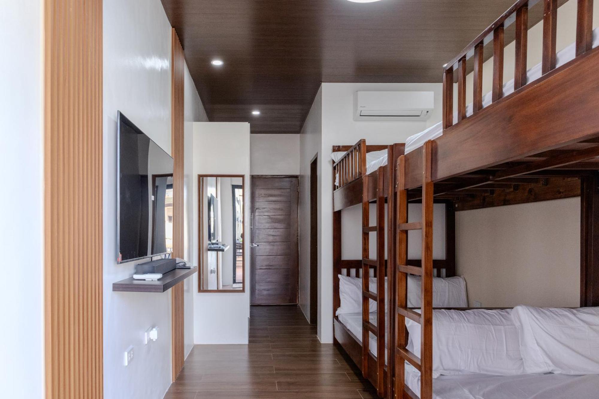 A Poolside Cafe Resort Magalang Exterior foto