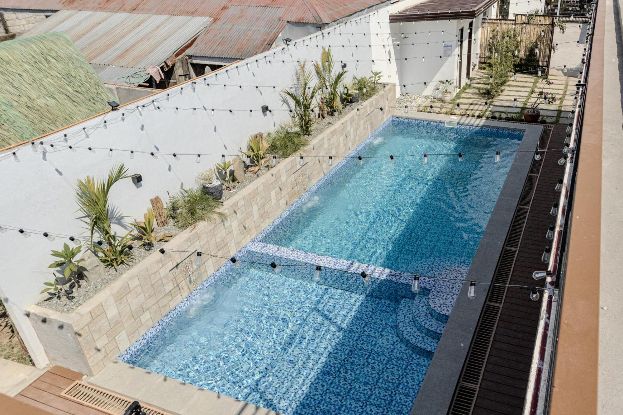 A Poolside Cafe Resort Magalang Exterior foto